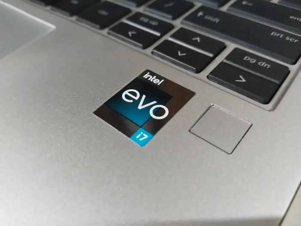 Dijual laptop Hp Elite book 830 G10 intel core i7 gen 13 Ram 16GB SSD