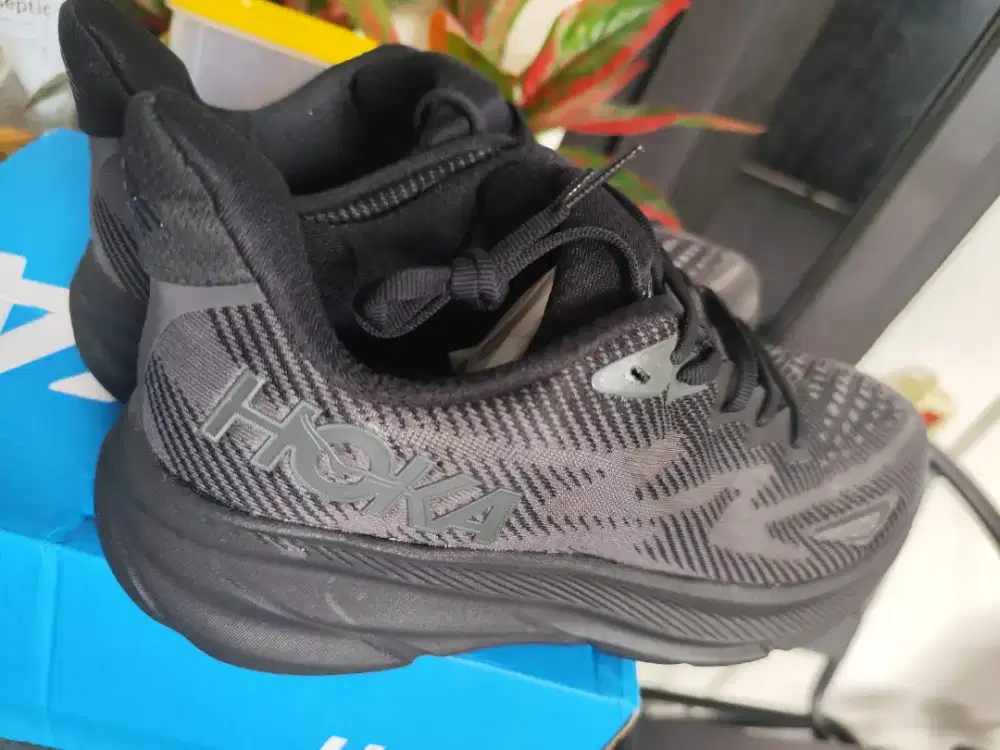 Sepatu Hoka size 45 Full Black