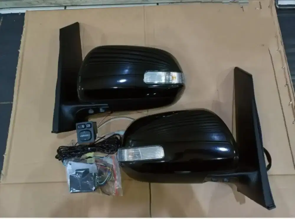 Spion lipat inova Luxury
