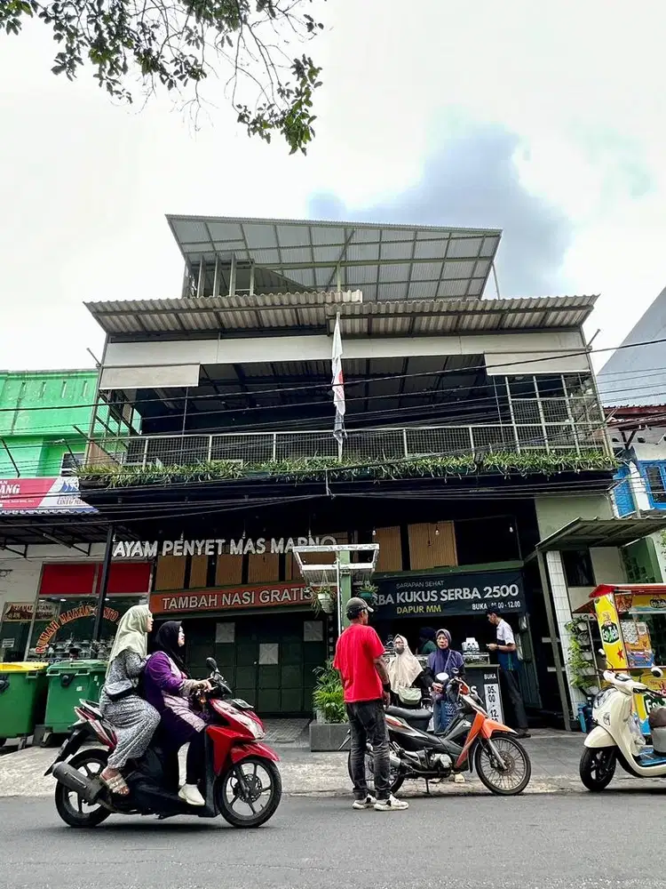 Lowongan Waiter dan Cleaning Service