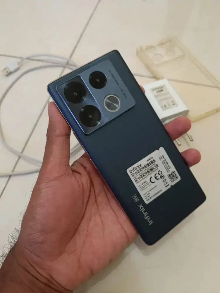 Infinix Note 40 Pro+ 5G 12+8/256gb..Tt ajukan