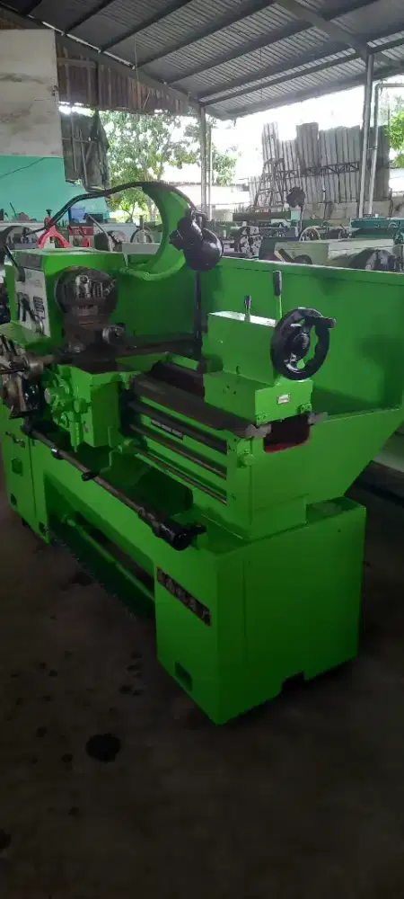 DI CARI ADMIN  ONLINE DAN HELPER