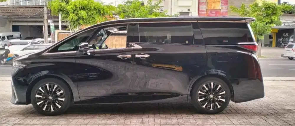 Toyota Alphard 2024 Bensin