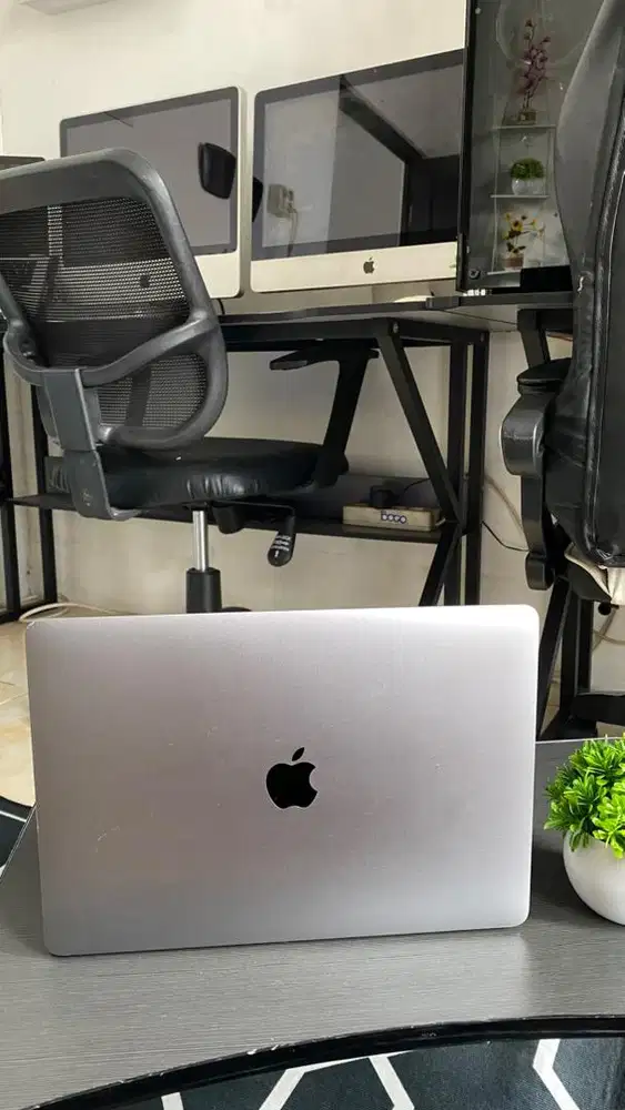 MACBOOK PRO 13 INCH 2017 MULUS