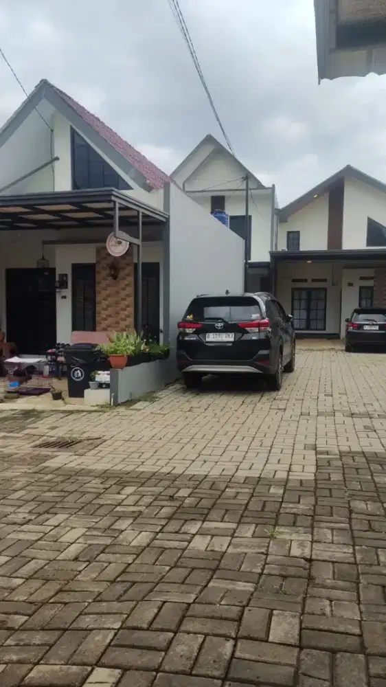 Dijual cepat (nego) rumah pribadi dekat stasiun