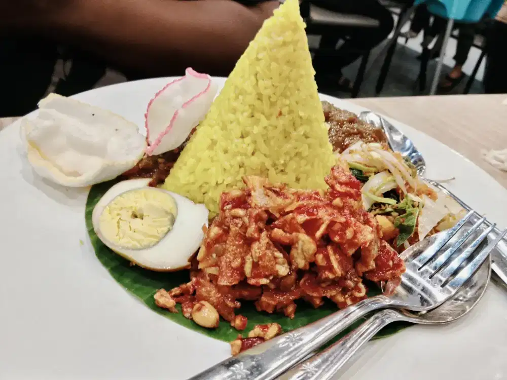 Cari karyawan untuk jual sarapan pagi