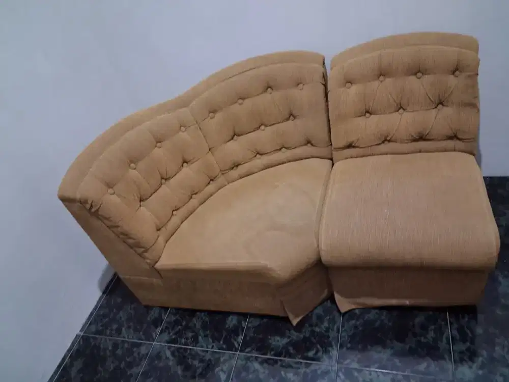 Jual sofa dan meja makan + kursi makan