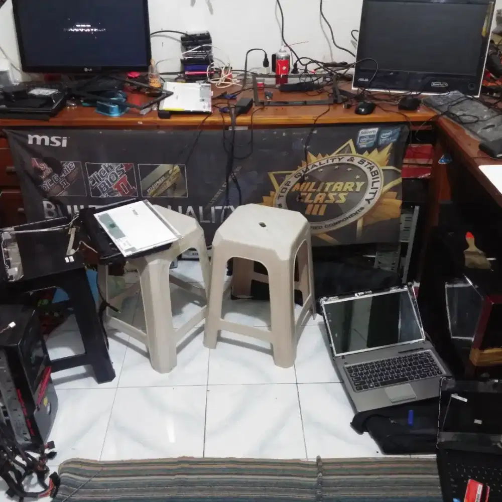 Jasa Service Laptop dan Komputer