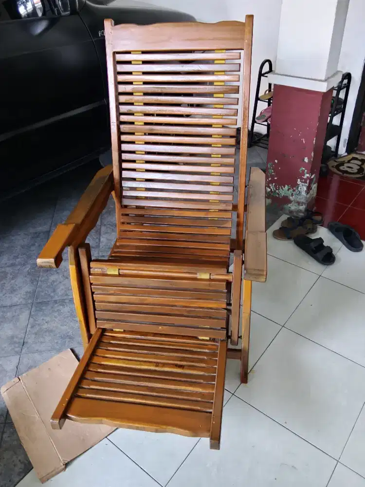 Kursi santai bekas seperti baru