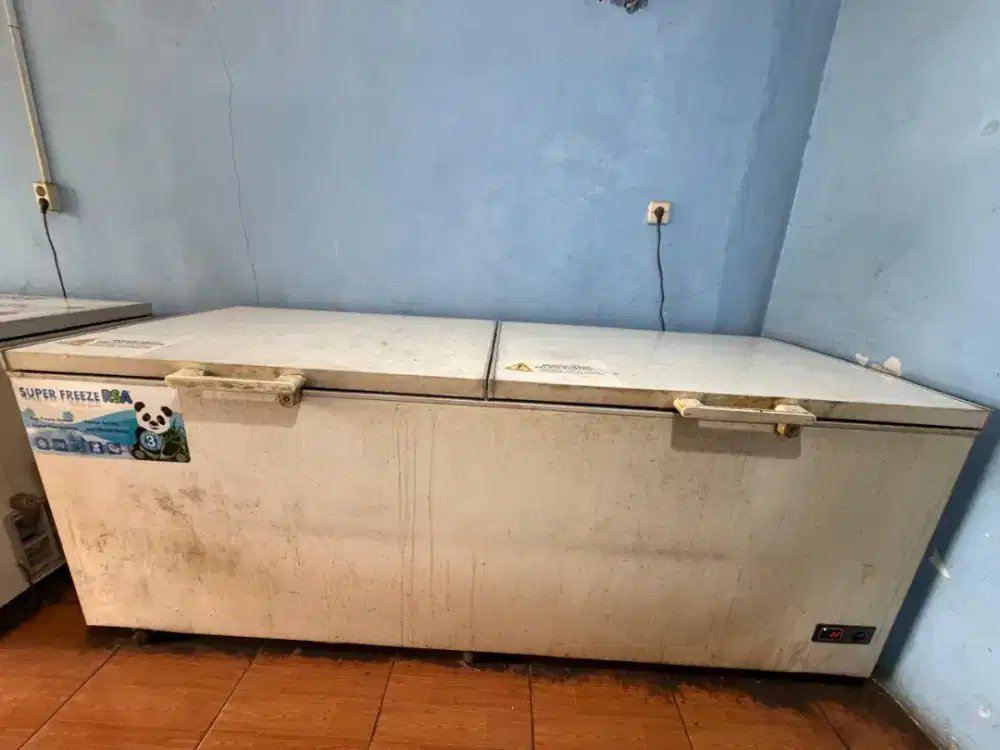 Freezer Box 1200 Liter - Kapasitas Jumbo, Mesin Joss, Masih Mulus!