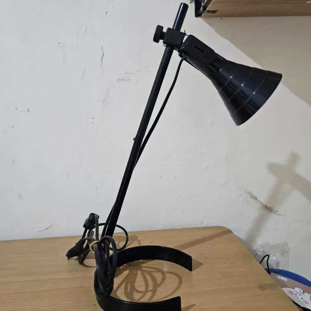 Lampu meja ikea