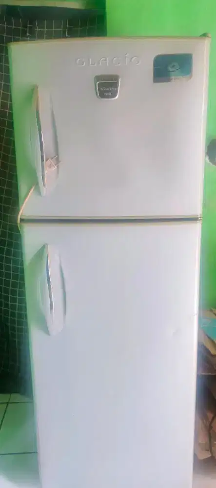 Kulkas Toshiba Glacio