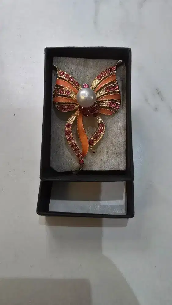 Bross mutiara air laut selatan ( south sea pearls)