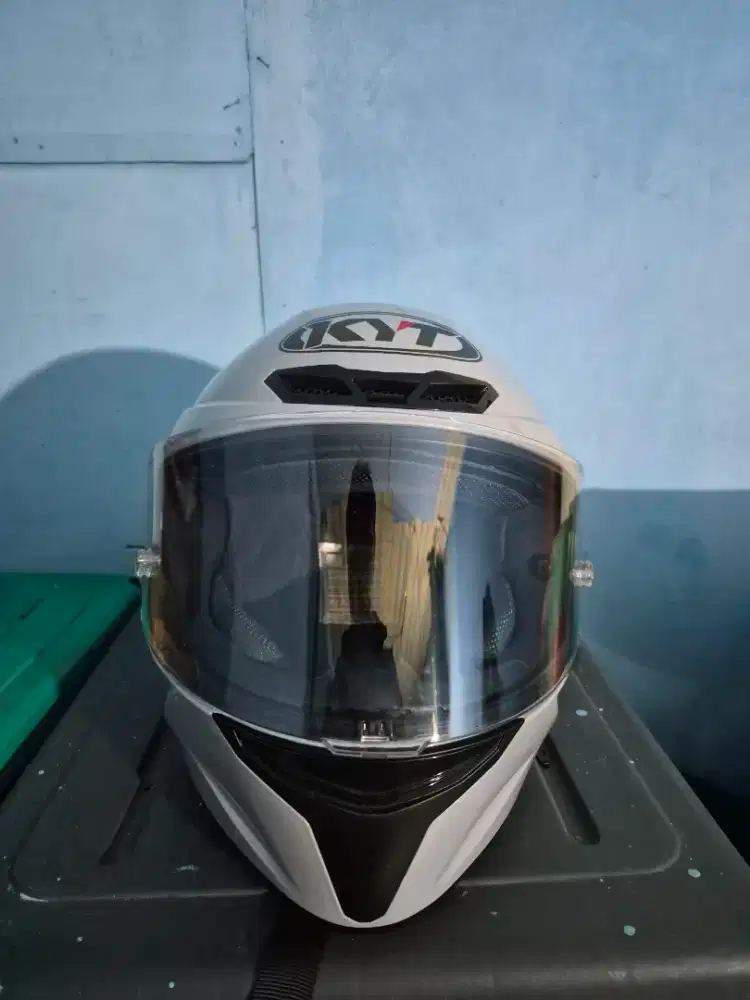 Helm KYT TTC bekas seperti baru