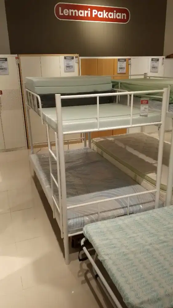 TEMPAT TIDUR TINGKAT