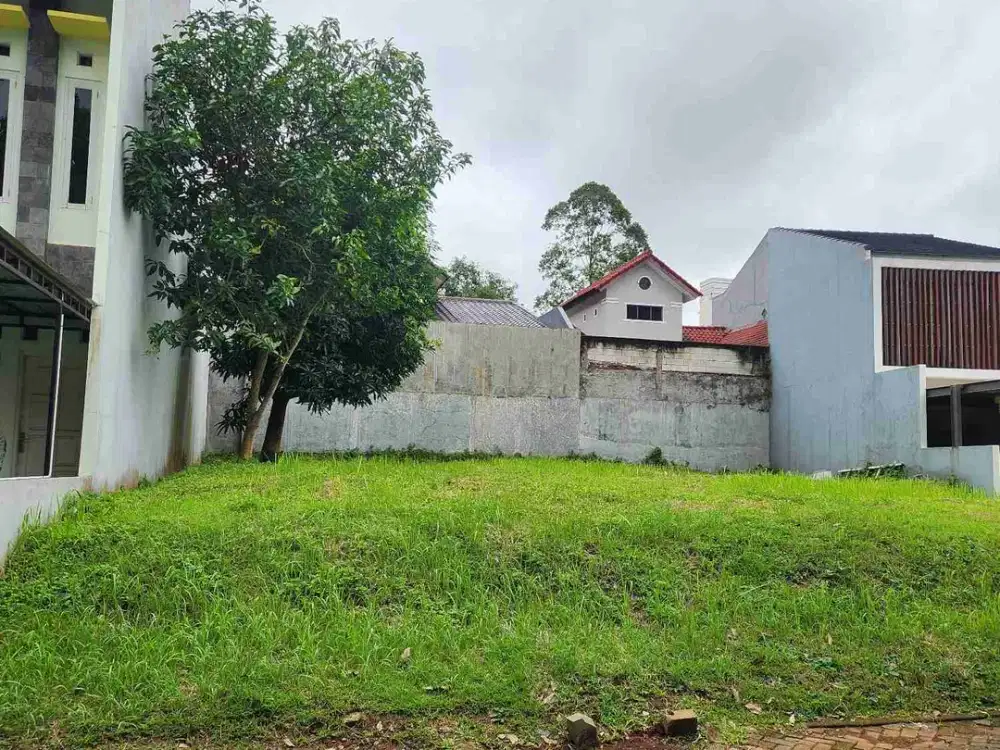 Kavling Graha Taman Bunga BSB City, Depan Taman