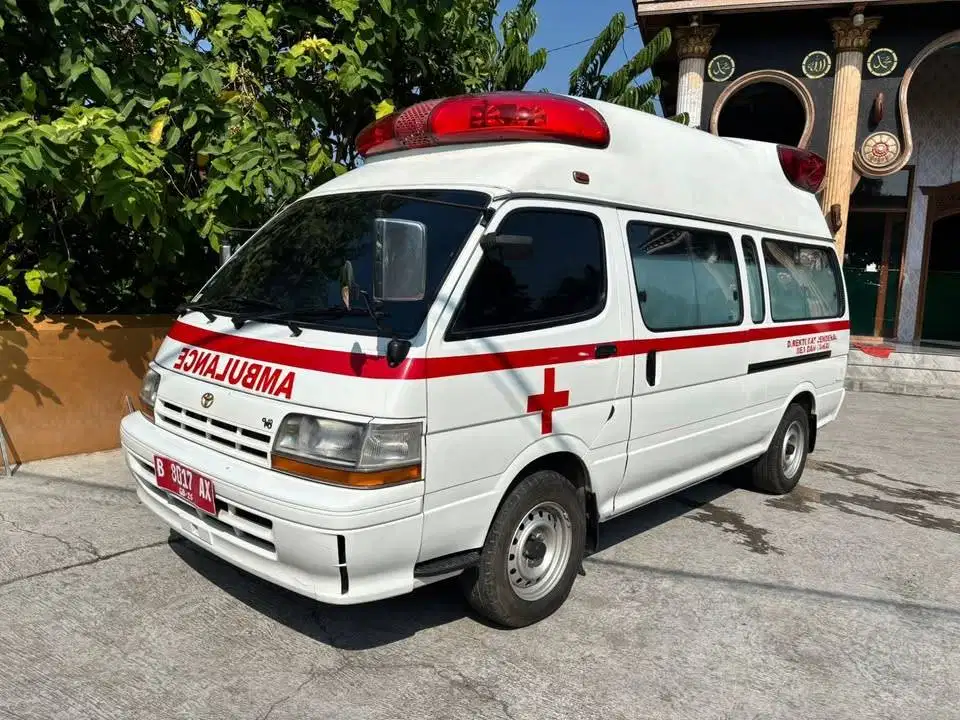 1997 Toyota hiace Ambulance Himedic Plat B saipul mobil bekas sekoto