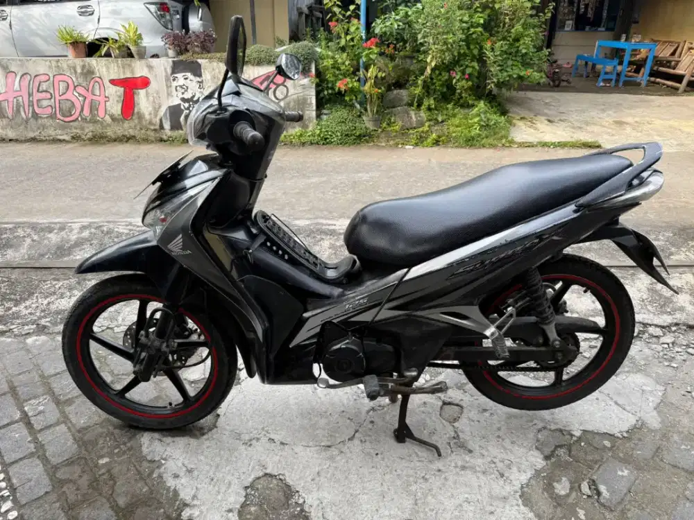 Supra helm in injeksi THN 2012 plat AB Bantul