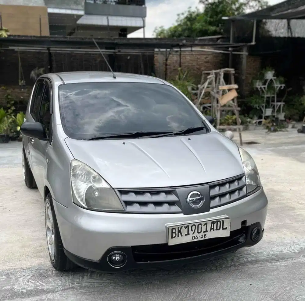 Nissan livina  xv metic 2008