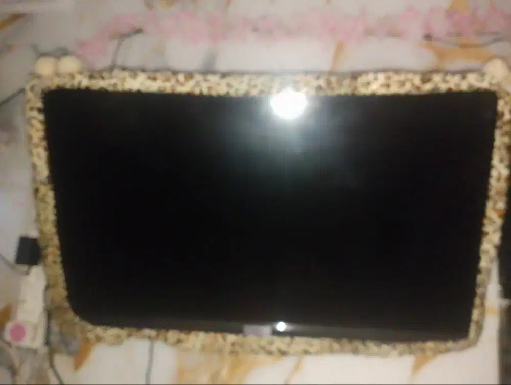 Tv TCL 32 inc masih mulus+ breket