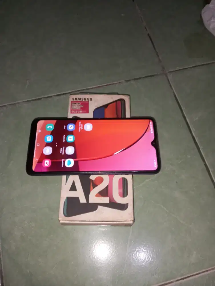 Samsung A20s ram 3/32 kondisi normal fullset mulus