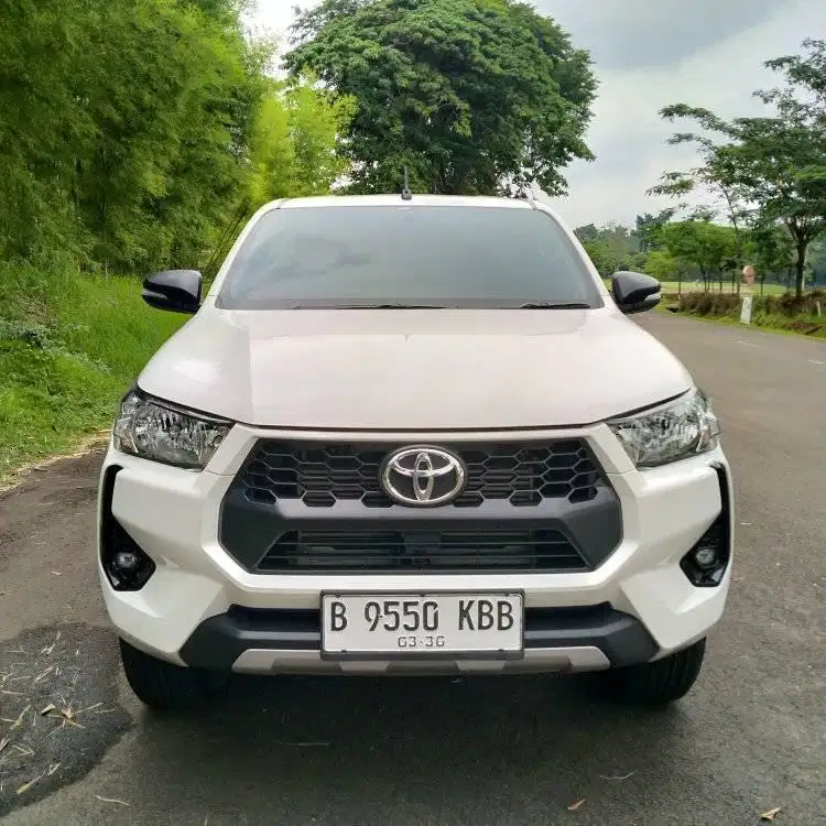 TOYOTA HILUX DC E 2.4 4X4 MT 2024