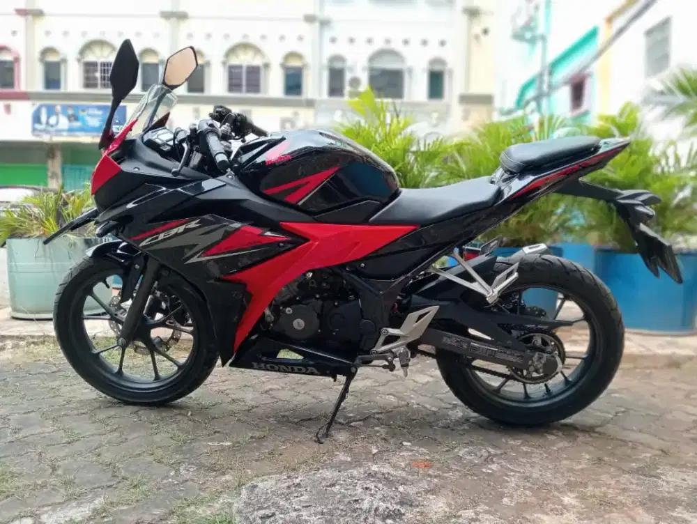 Promo DP 500 Honda CBR 150 R Tahun 2019