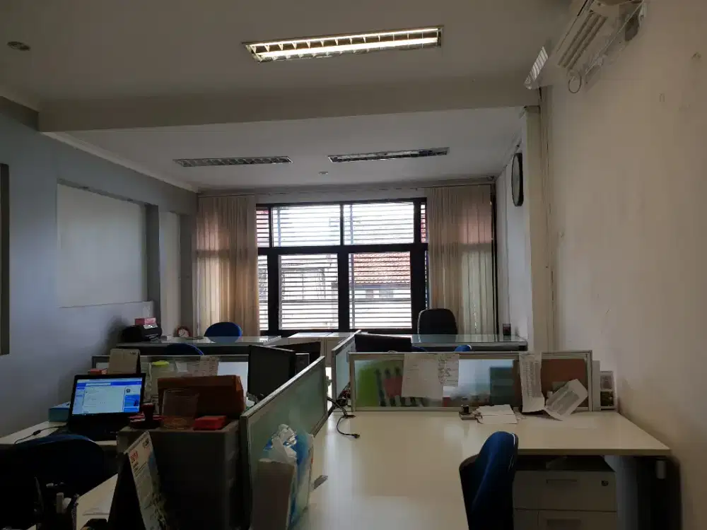 Disewakan Ruko 3 Lantai di Cikawao Permai cocok untuk Kantor