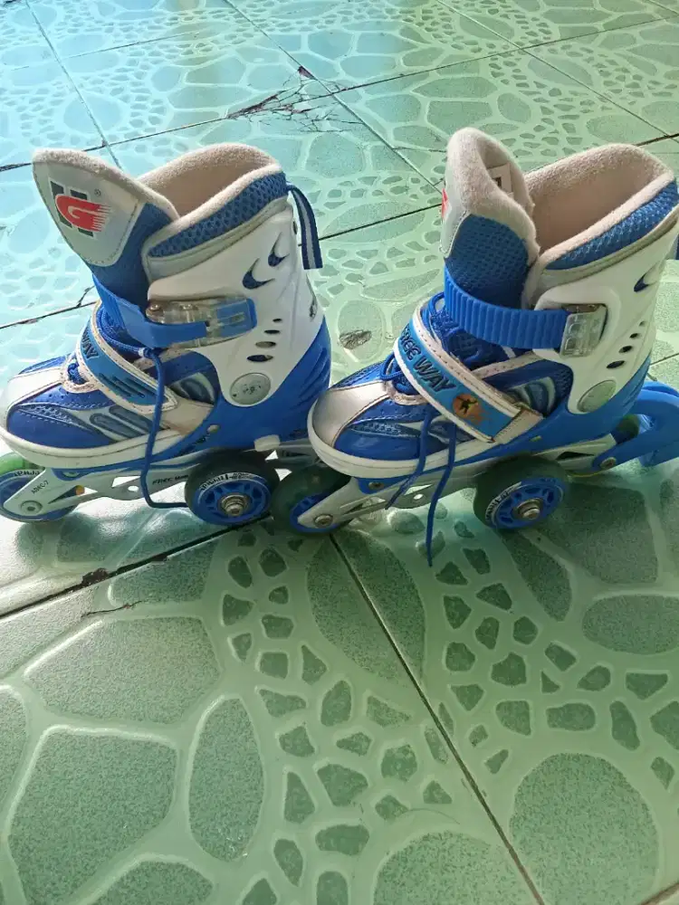 Sepatu roda anak