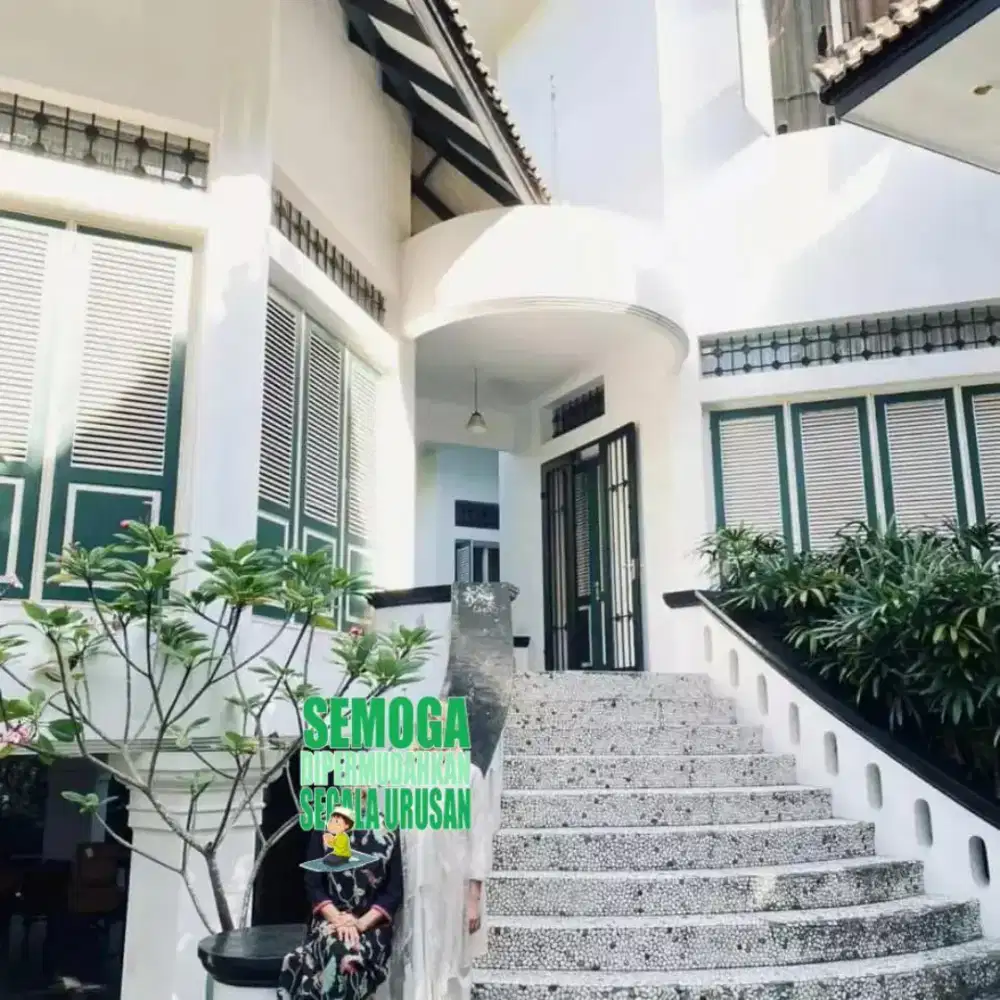 RUMAH OLD MONEY DEPAN CAFE, FASILITAS LENGKAP