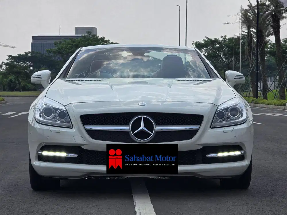 Mercedes Benz SLK-200 2012
Convertible 1.8 Automatic