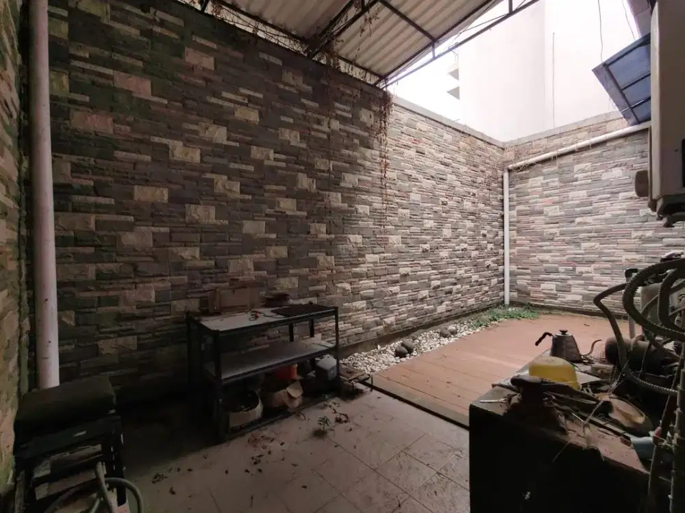 Rumah 2 Lantai di Sayap Setrasari Bandung Utara. Dekat Tol Pasteur dan Universitas Maranatha