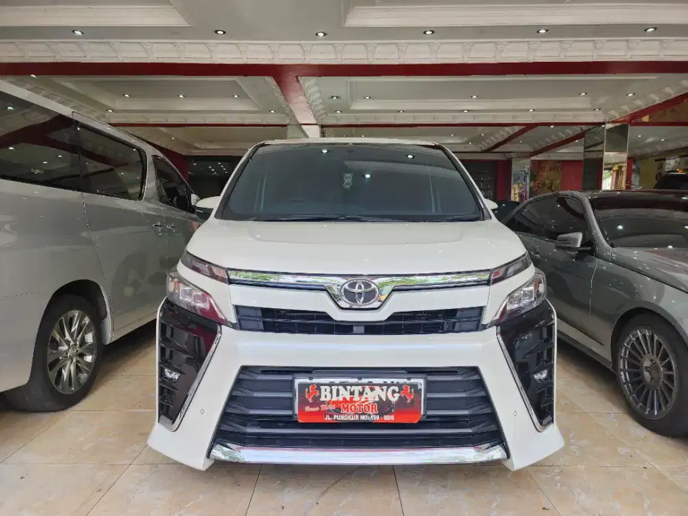 VOXY 2.0 AT 2018 KM 72RB PUTIH / MODEL THN 2019 (BINTANG MOTOR)