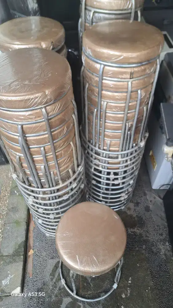 Kursi eks kafe ada 52 pc