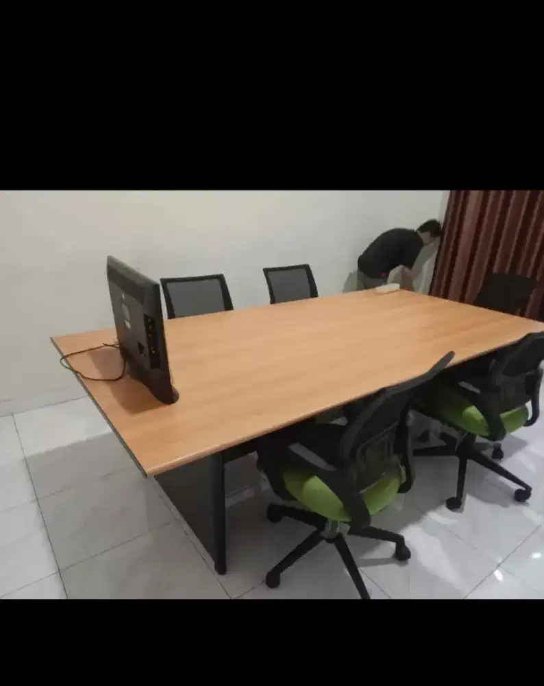 meja meating dan properti kantor