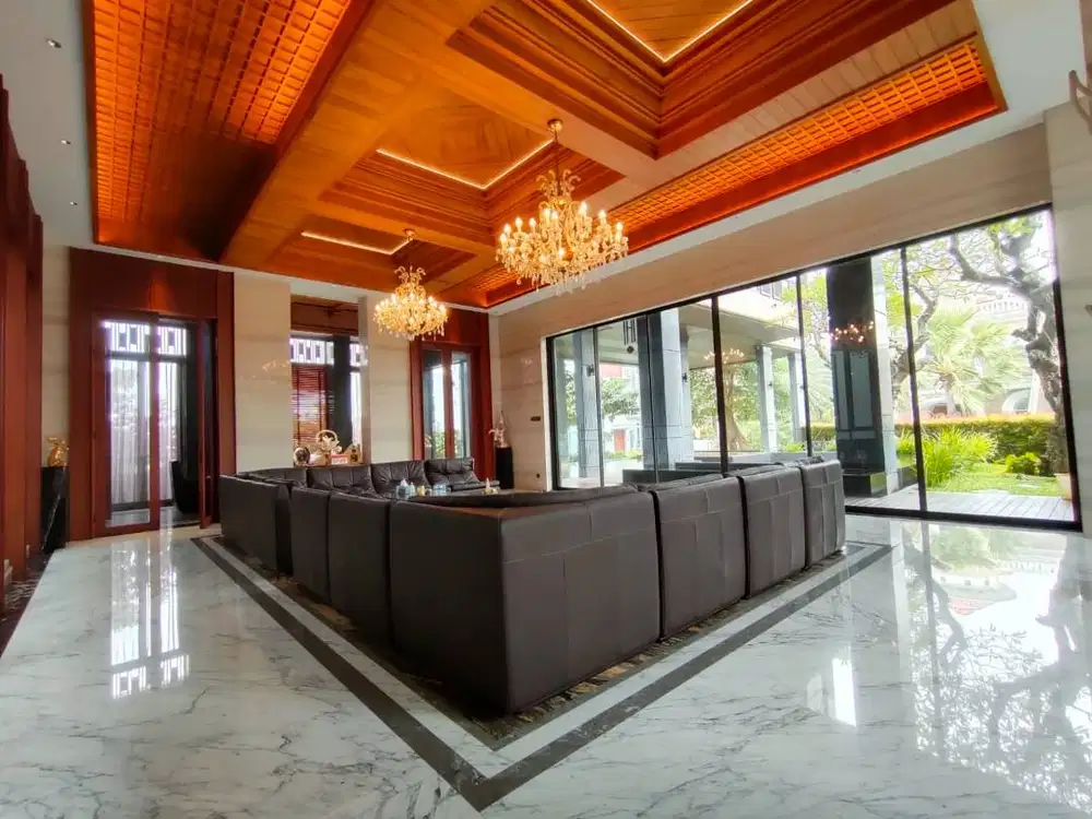 Rumah Sultan Mewah Full Furnished di Pantai Mutiara Jakarta Utara