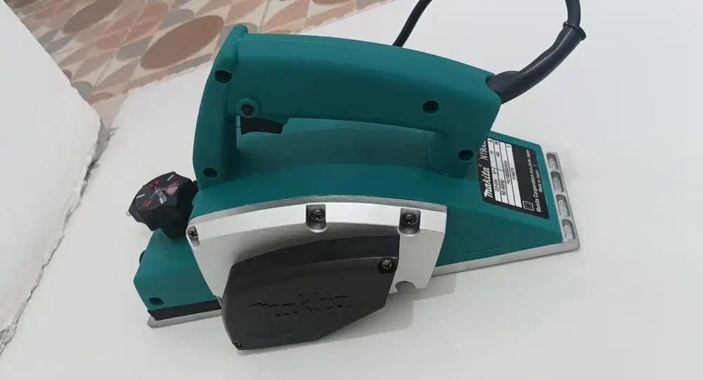 Makita Mesin Serut Kayu N 1900 B Mesin Planner 450 Watt N1900B