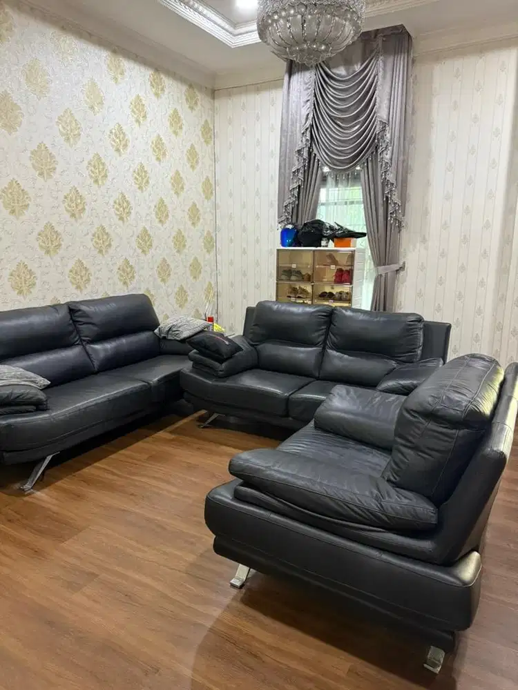 Sofa kulit asli merek B&B Italy