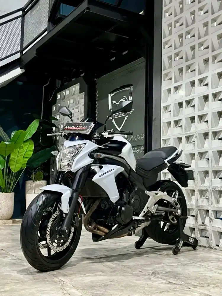 KAWASAKI ER6N 2012 - Chintia Mustika