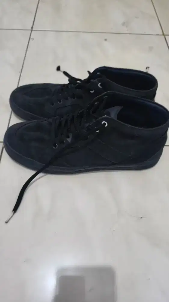 Sepatu HUB size 43