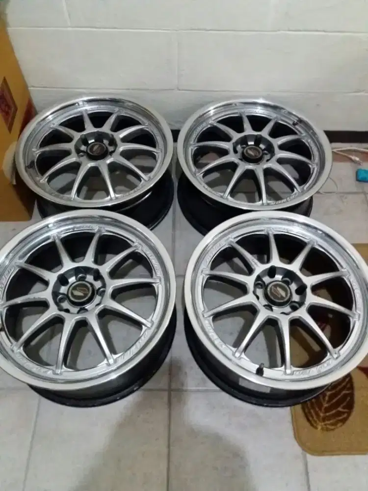 Velg mobil second merek Lenso R17