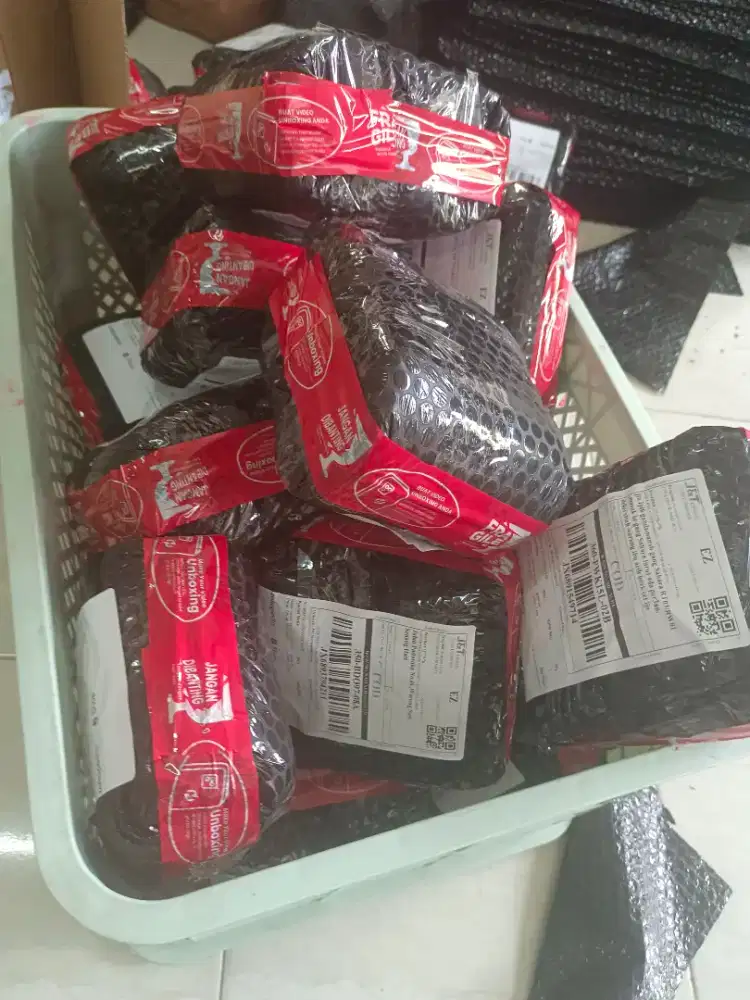 Dicari karyawan admin tiktok  dan packing perpengalaman