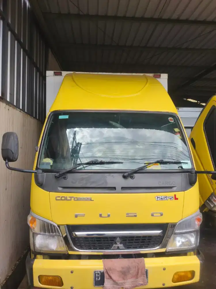 Mitsubishi colt diesel Fe 74HDL long light truk box besi