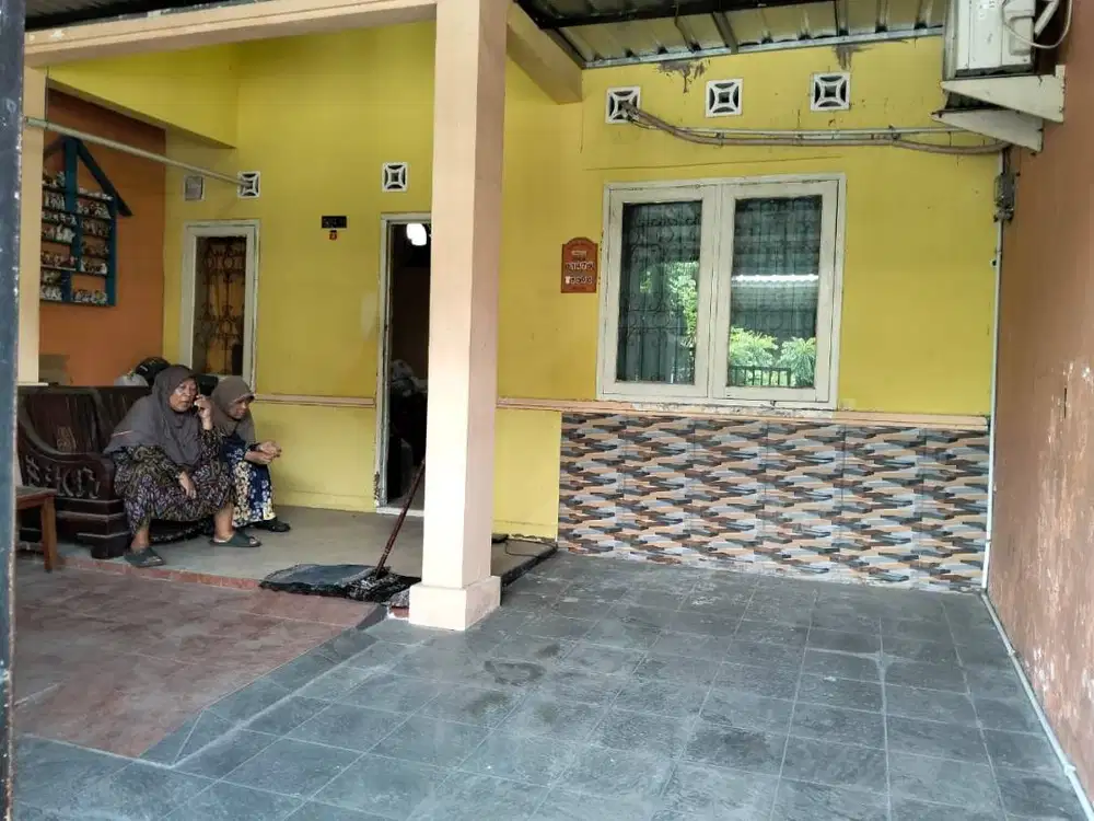 dijual rumah barat surabaya harga 380 jt nego