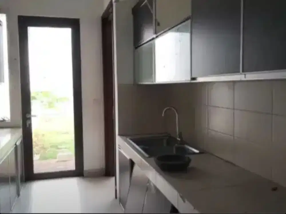 Dijual Rumah De Park Cluster Heliconia BSD City Depark Hadap Utara