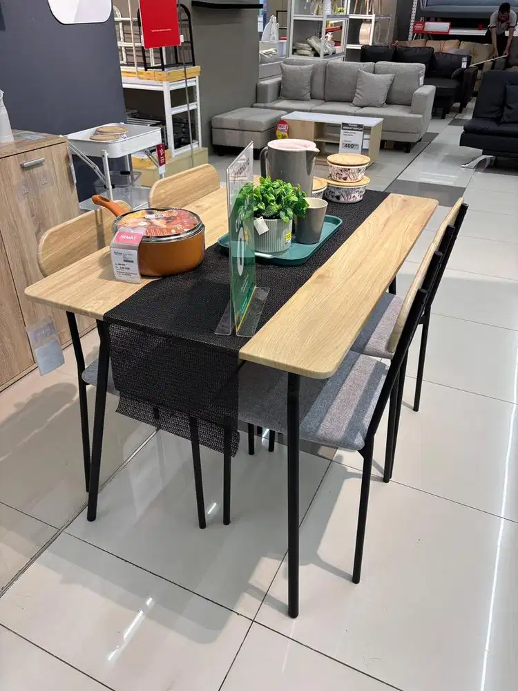 SET MEJA MAKAN LIBERTY