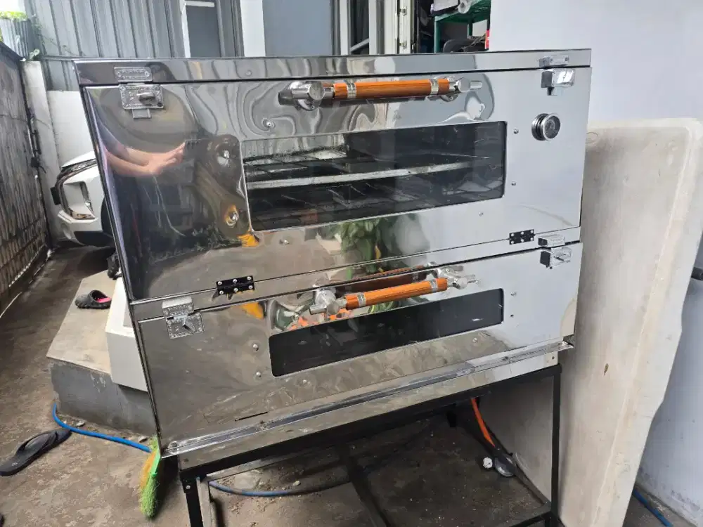 Dijual oven gas stainless