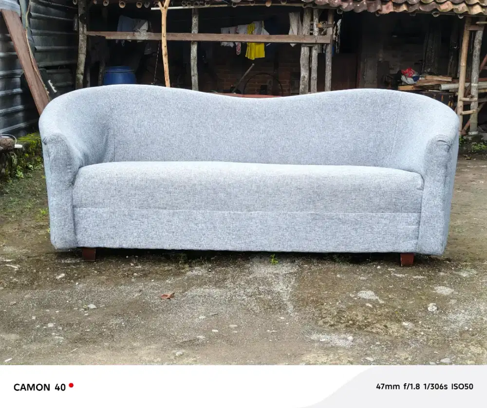 Sofa Tamu atau Sofa ruang Kantor Tunggal UK P 2 meter x L 60 cm
