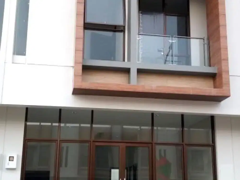 Ruko The Savoy 3lt 6x17 102m JGC Jakarta Garden City Cakung