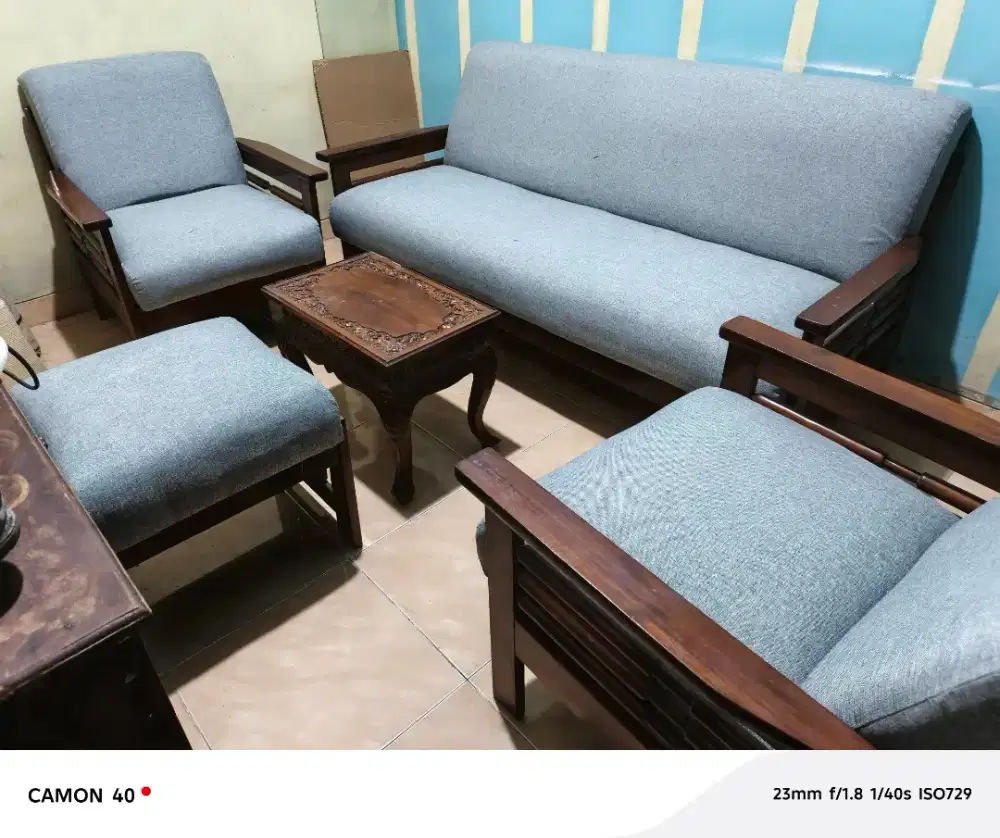 Kursi Sofa tamu Rangka Jati masih baru dan bersih, empuk